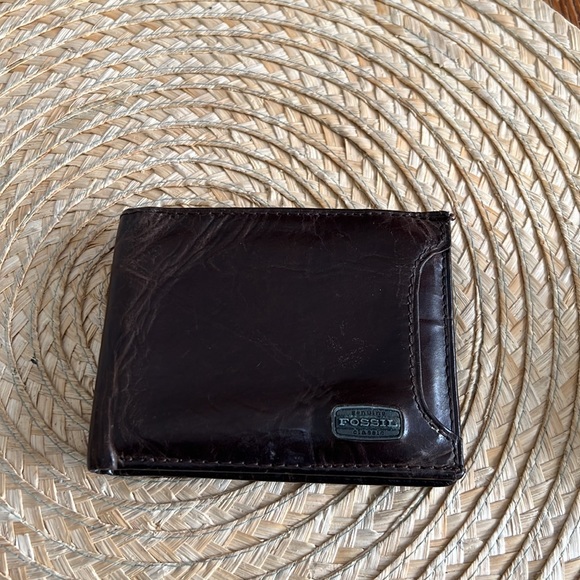 Fossil Men Pocket Leather Wallet - Picture 9 of 10